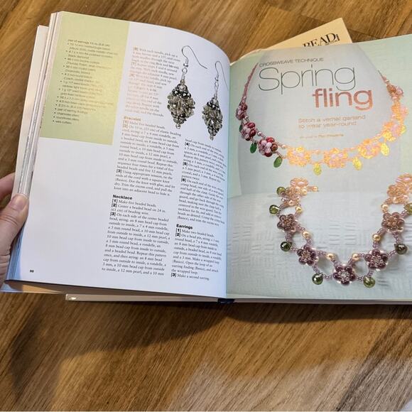 Vintage Creative Beading Books Vol 3 & 8 Jewelry Making Books - Picture 7 of 7